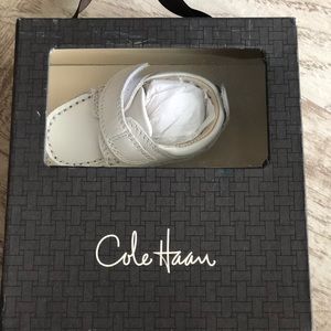 “Rare” Cole Haan mini Johnny strap white size 1